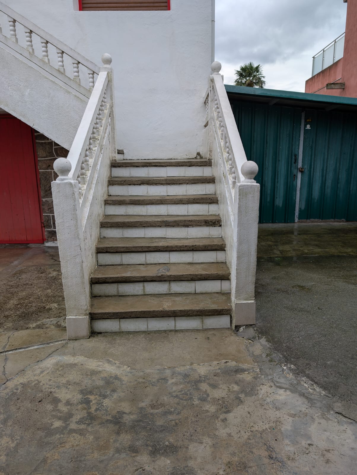 Nachher: gereinigte Treppe