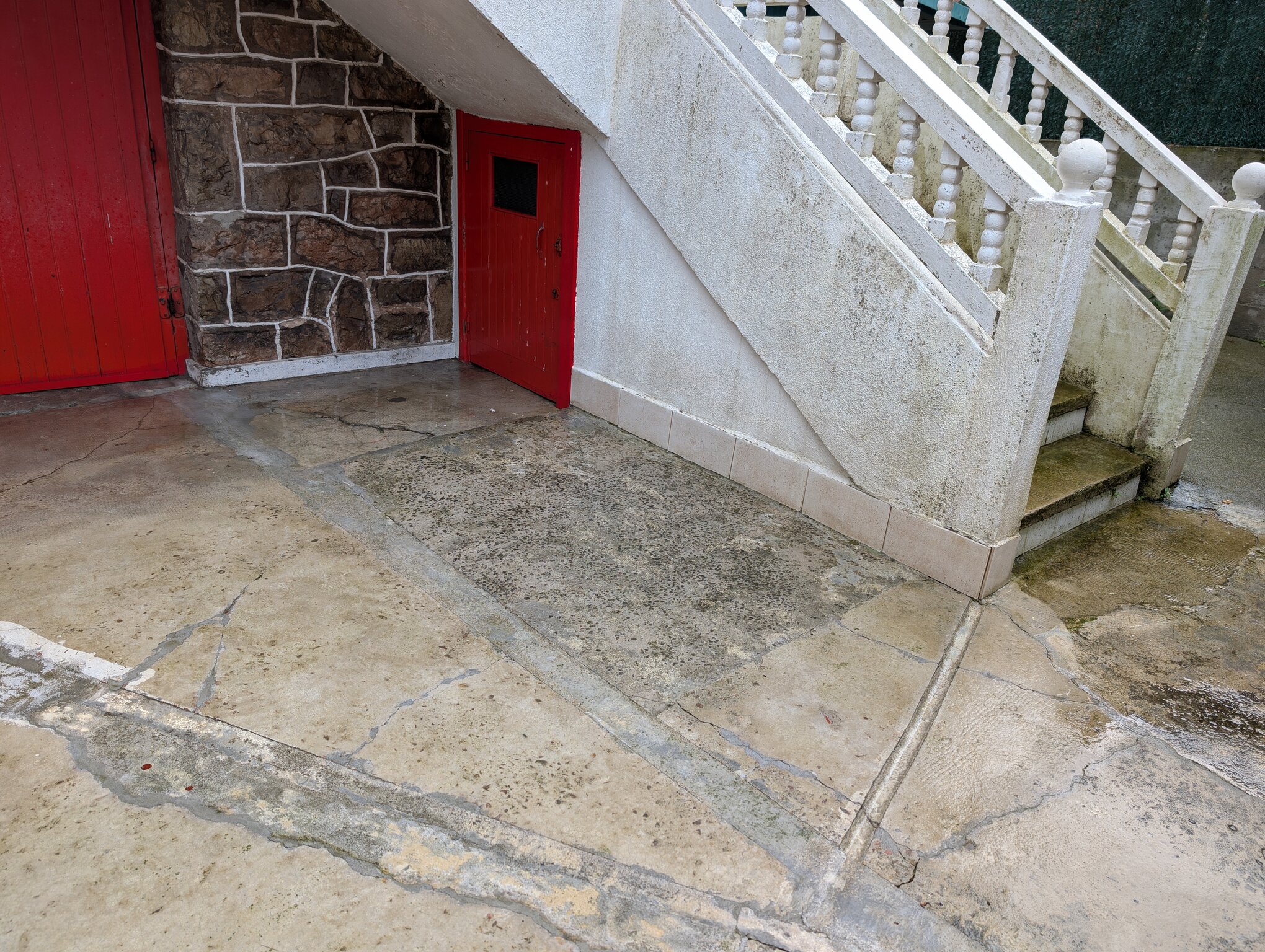 Garageneinfahrt nach der Reinigung